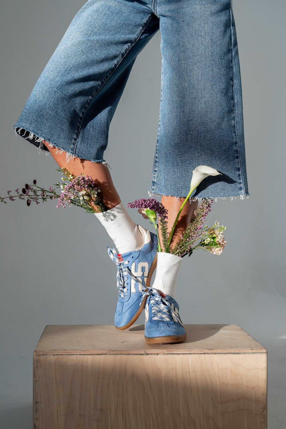 Kelly Retro Sneakers in Blue