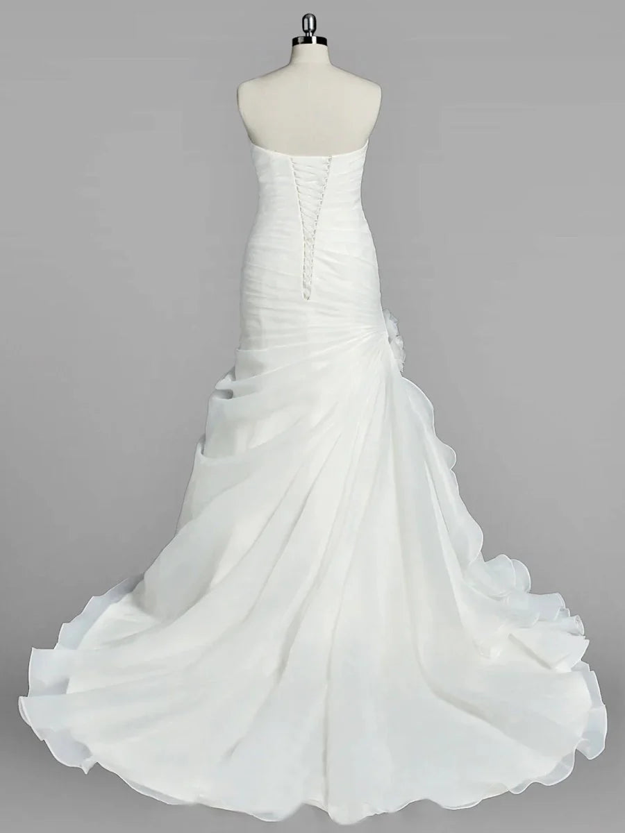 Sweetheart Mermaid Organza Wedding Dress With Ruching and Ruffles