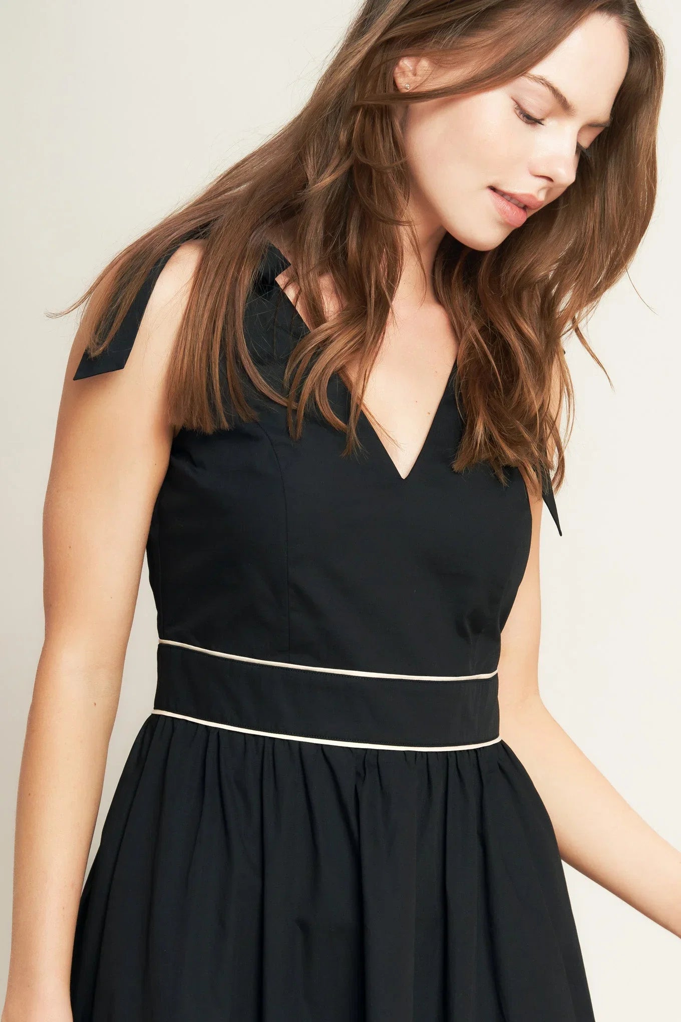 FOREST CHARM BLACK CREAM MIDI DRESS