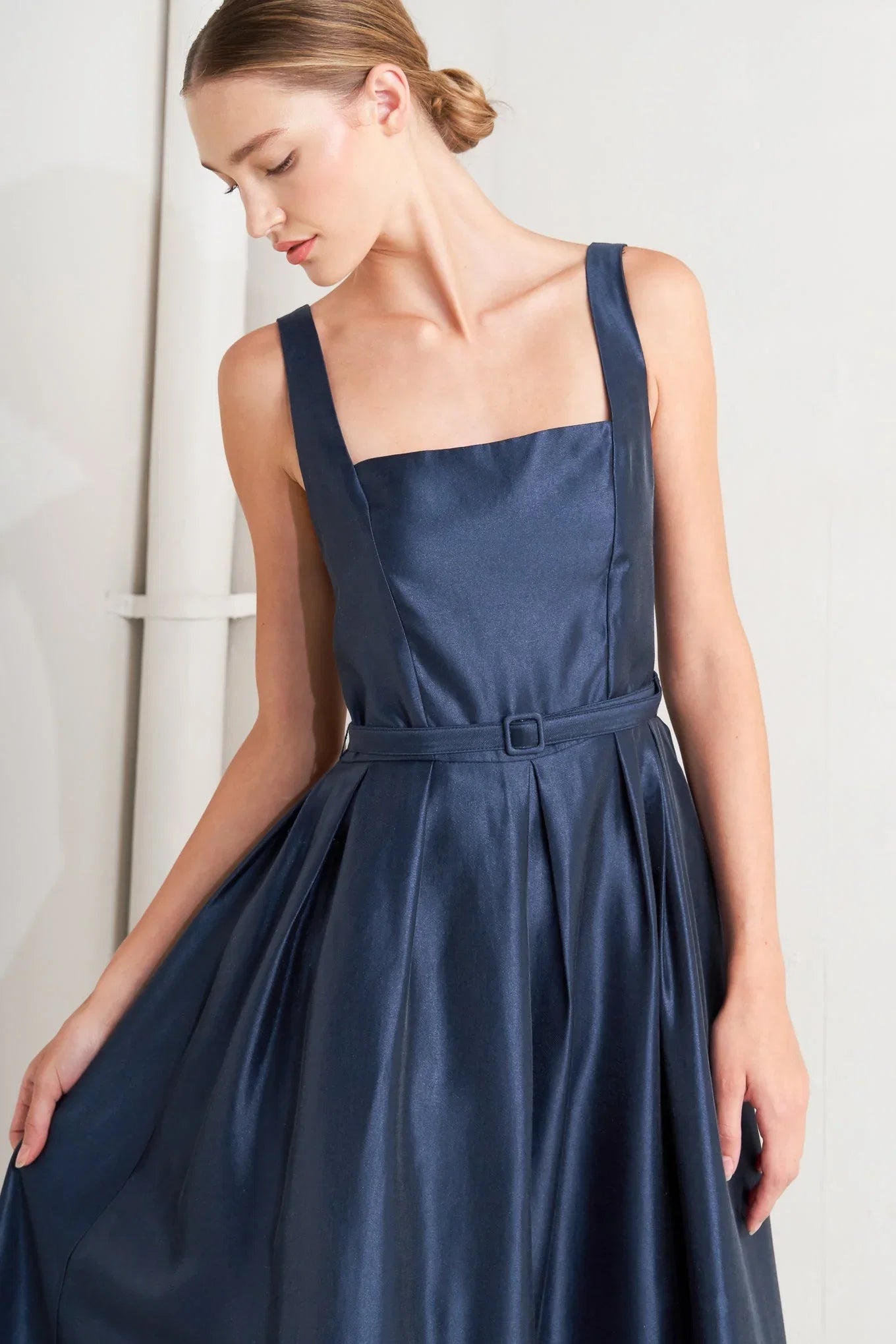 FEMME SILHOUETTE NAVY MIDI DRESS FINAL SALE