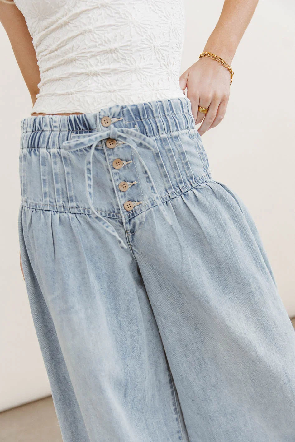 Melanie Wide Leg Pants in Light Wash FINAL SALE