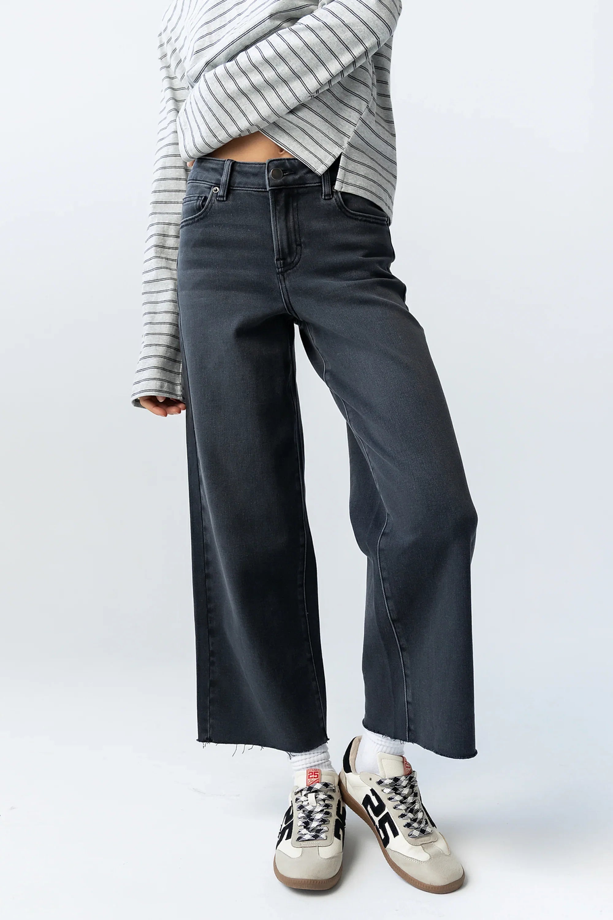Colette Wide Leg Jeans in Faded Black