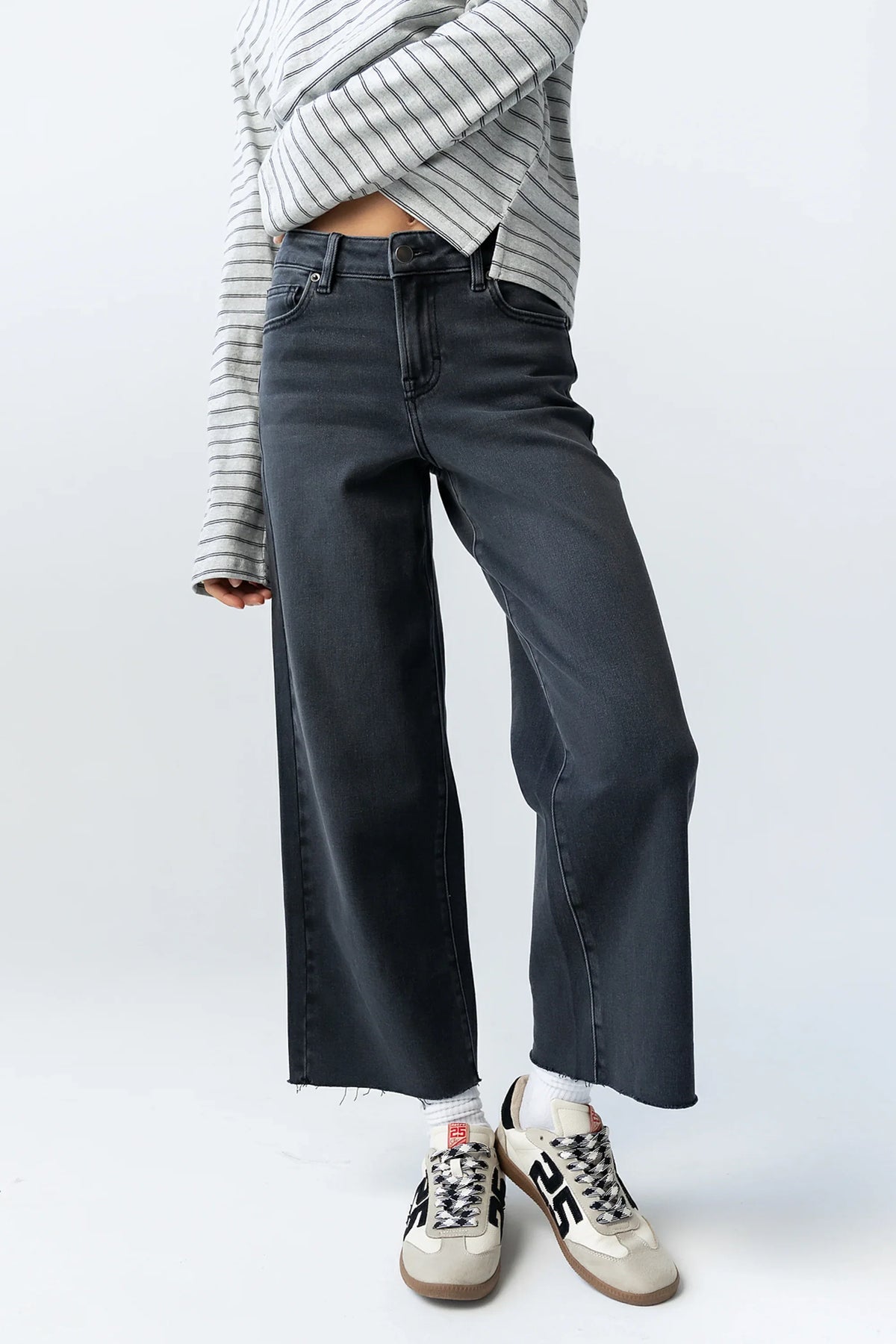 Colette Wide Leg Jeans in Faded Black