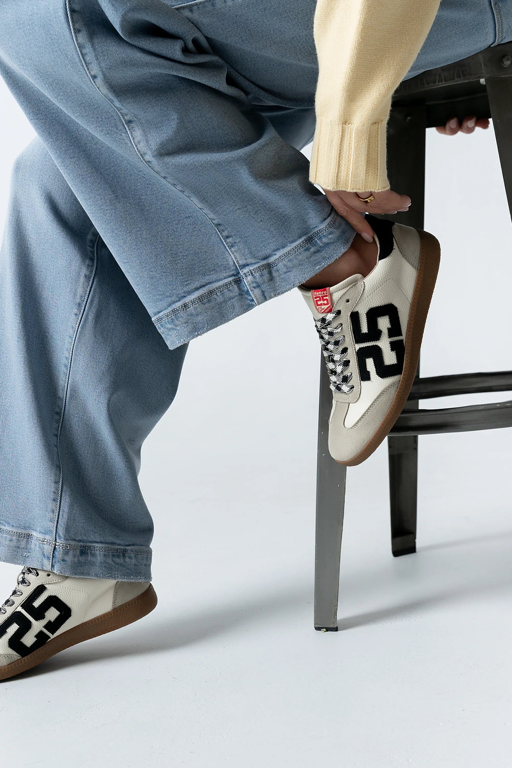 Kelly Retro Sneakers in White