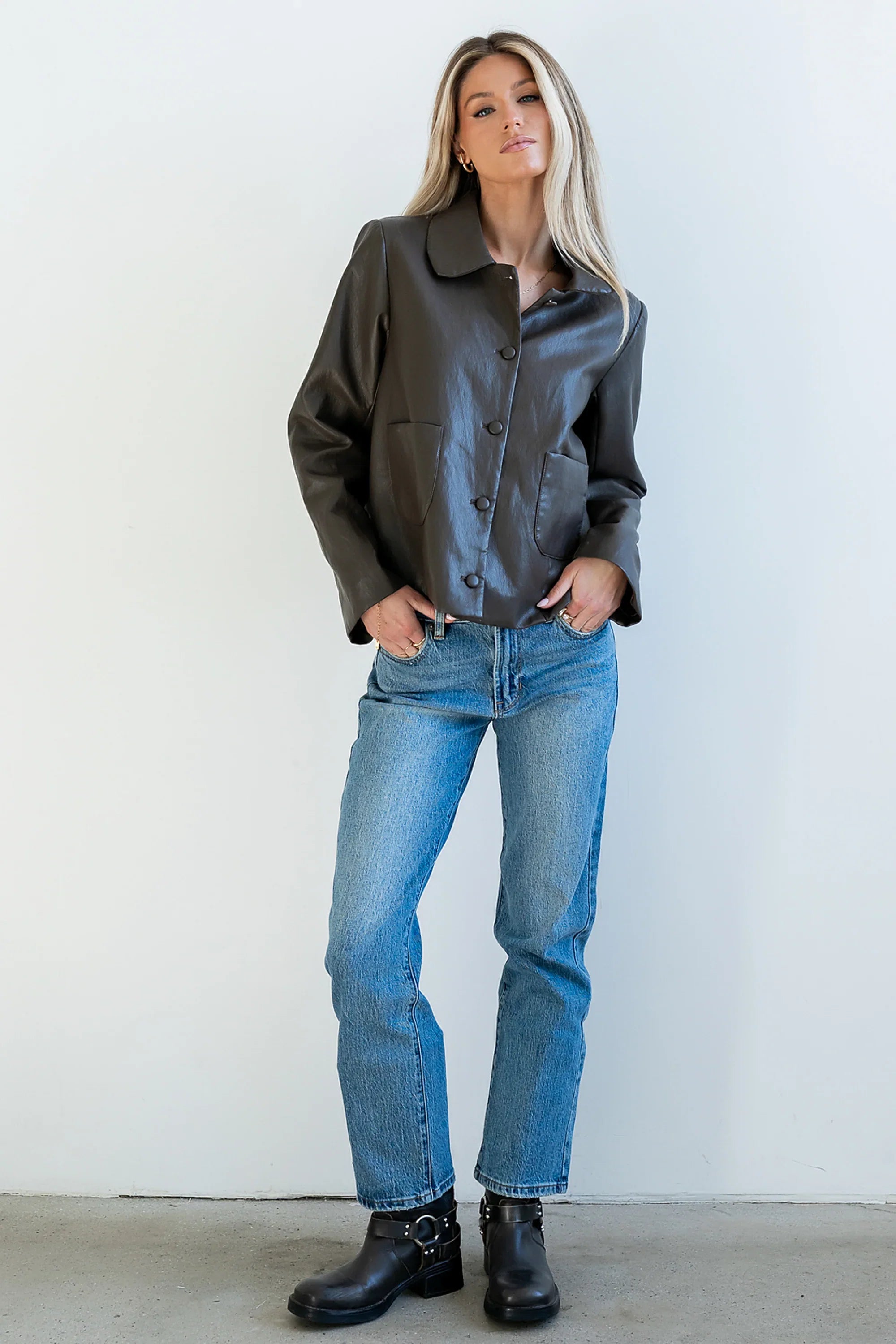 Reya Straight Leg Jeans in Medium Wash