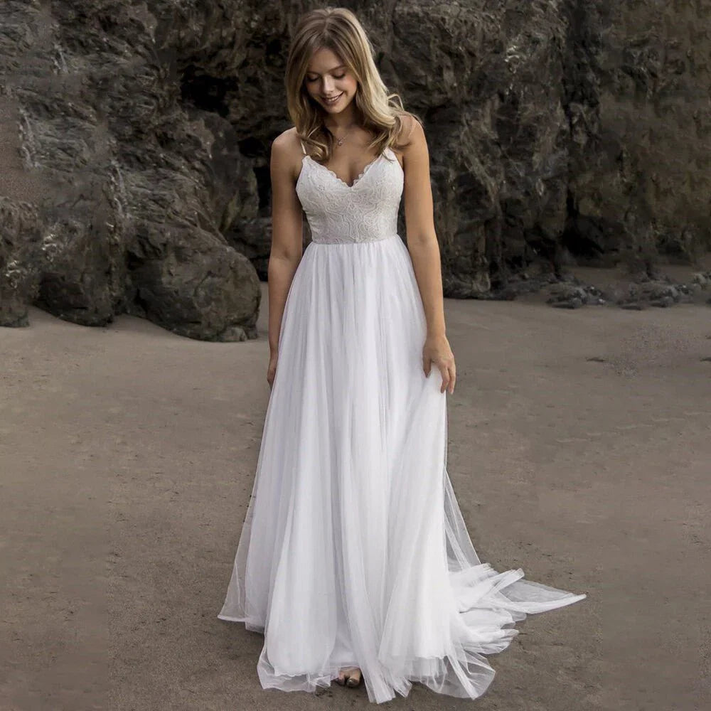A Line Tulle Spaghetti Straps Wedding Dresses With Lace Appliques