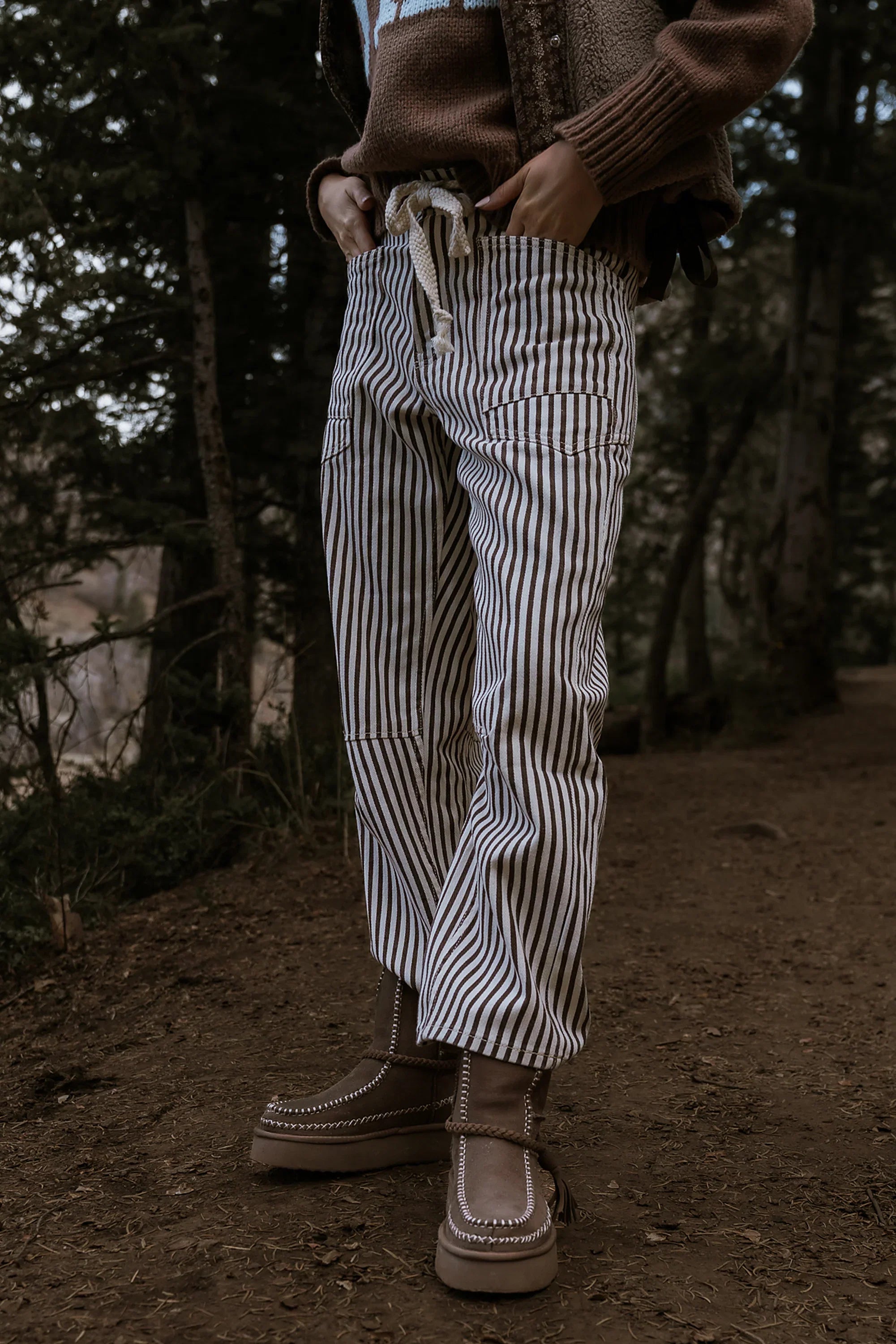 Jocelyn Barrel Jeans in Brown