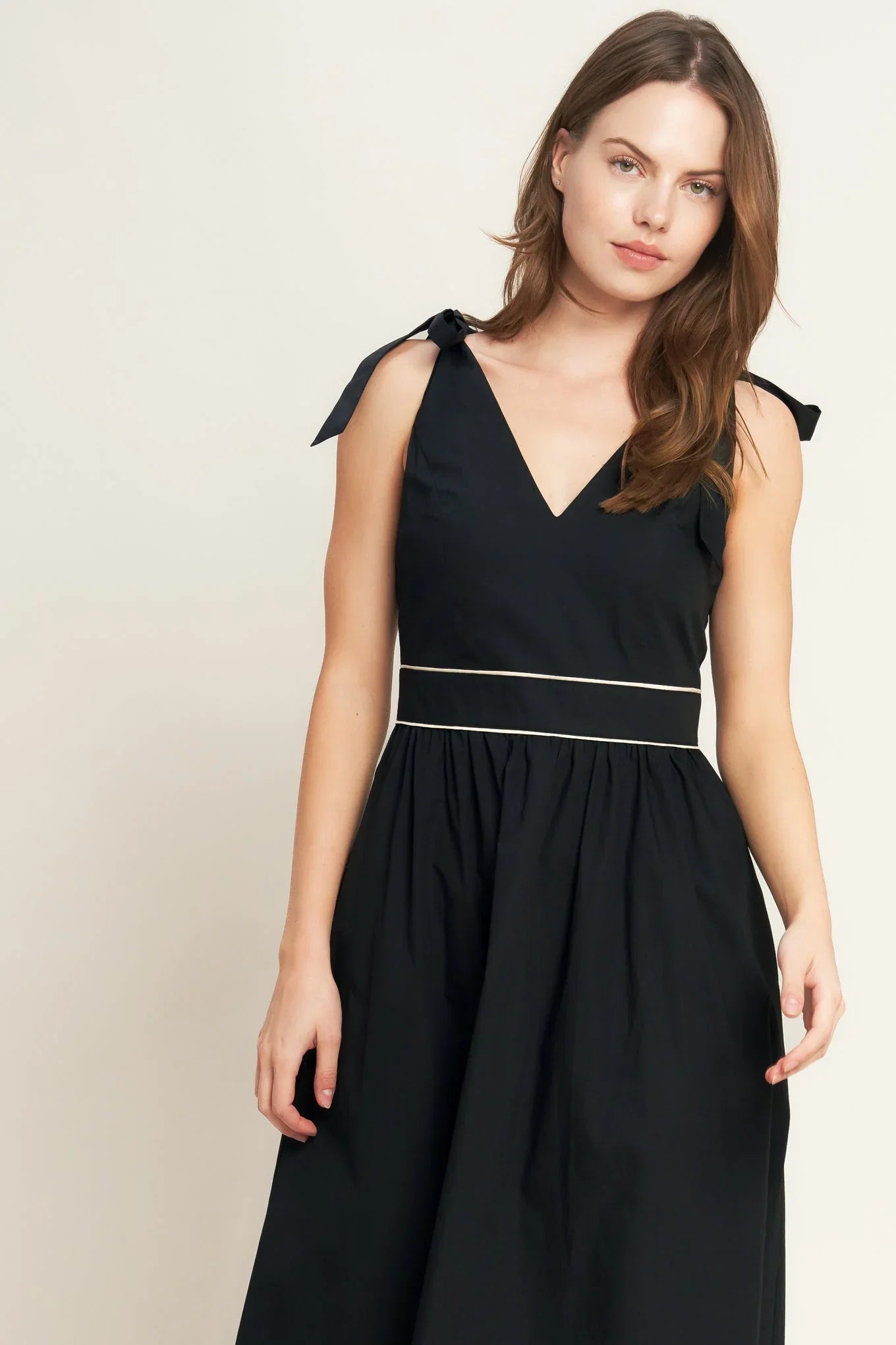 FOREST CHARM BLACK CREAM MIDI DRESS