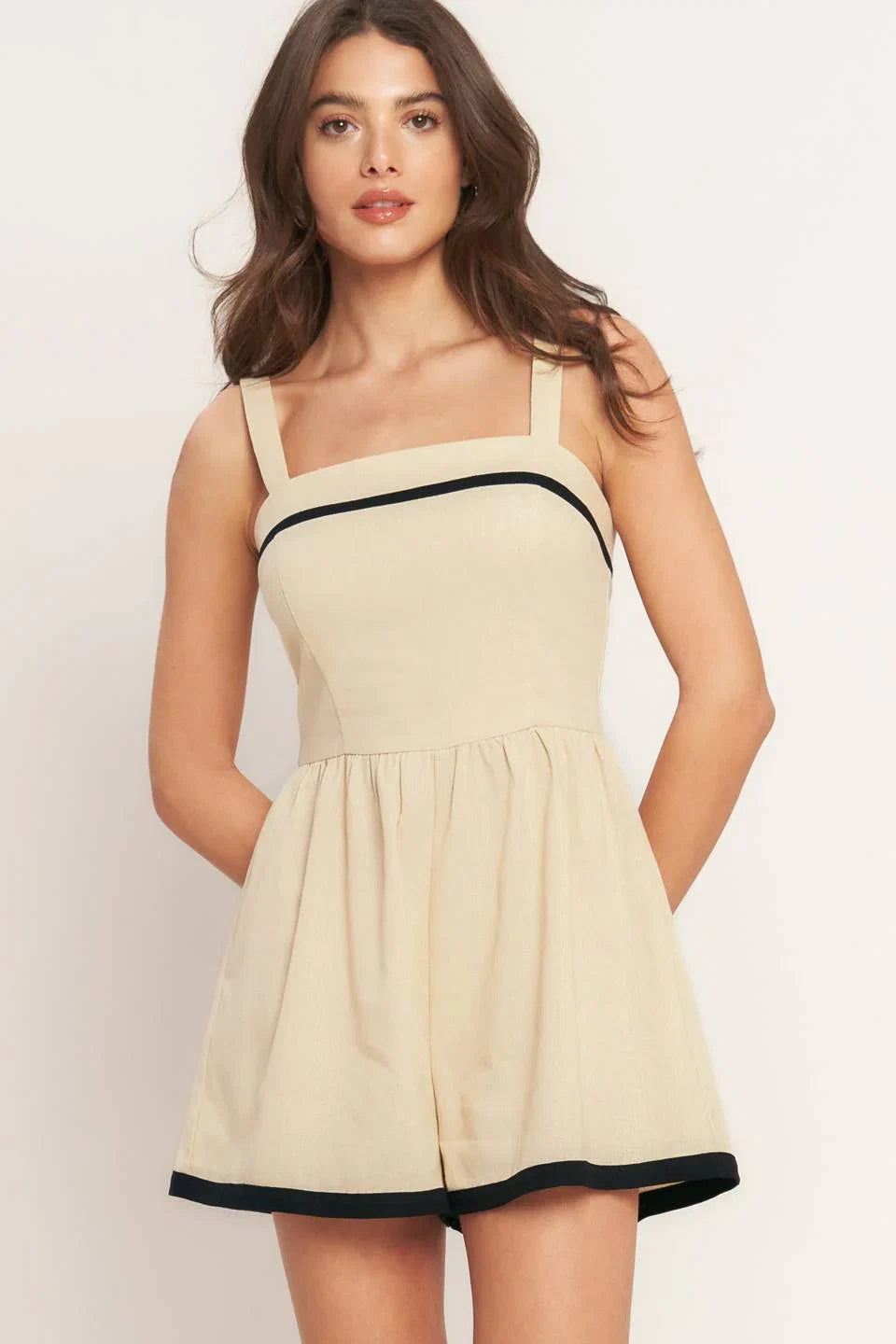 LOVELY LINE TAUPE ROMPER