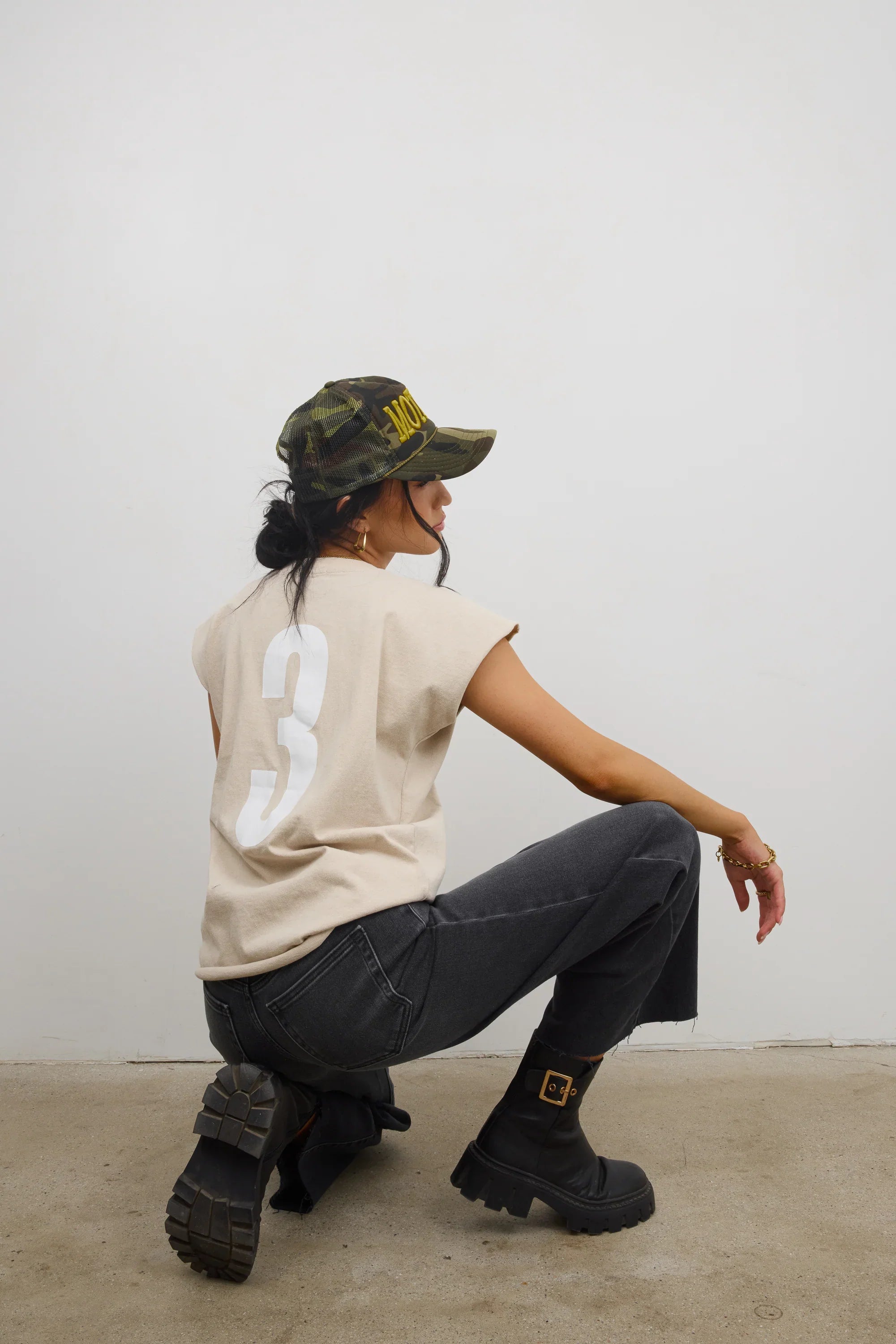 Vinnie Muscle Tee in Beige