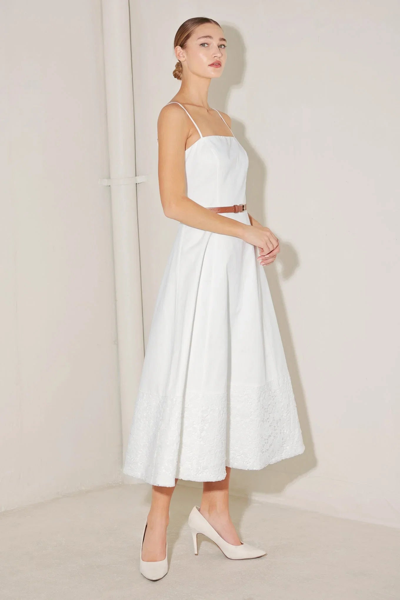DELICATE ICON WHITE MIDI DRESS