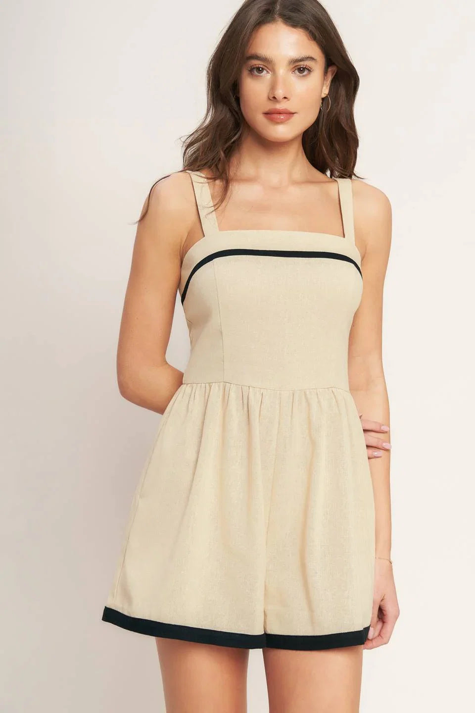 LOVELY LINE TAUPE ROMPER