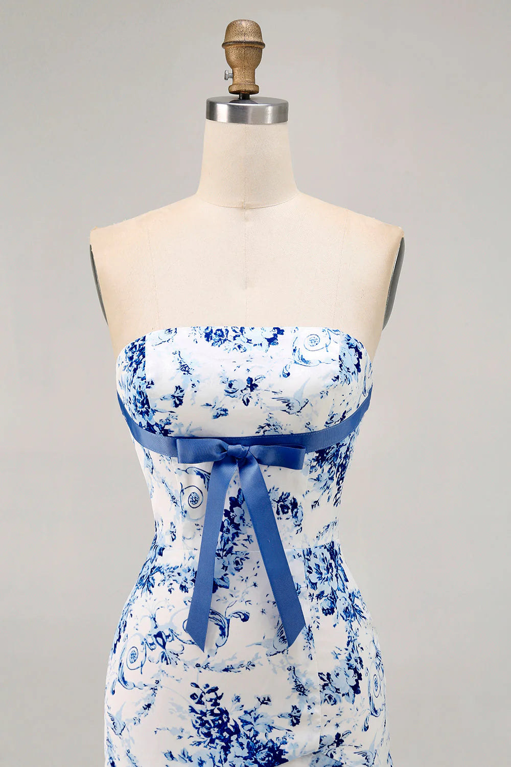 White Blue Flower Bodycon Strapless Printed Short Homecoming Dress