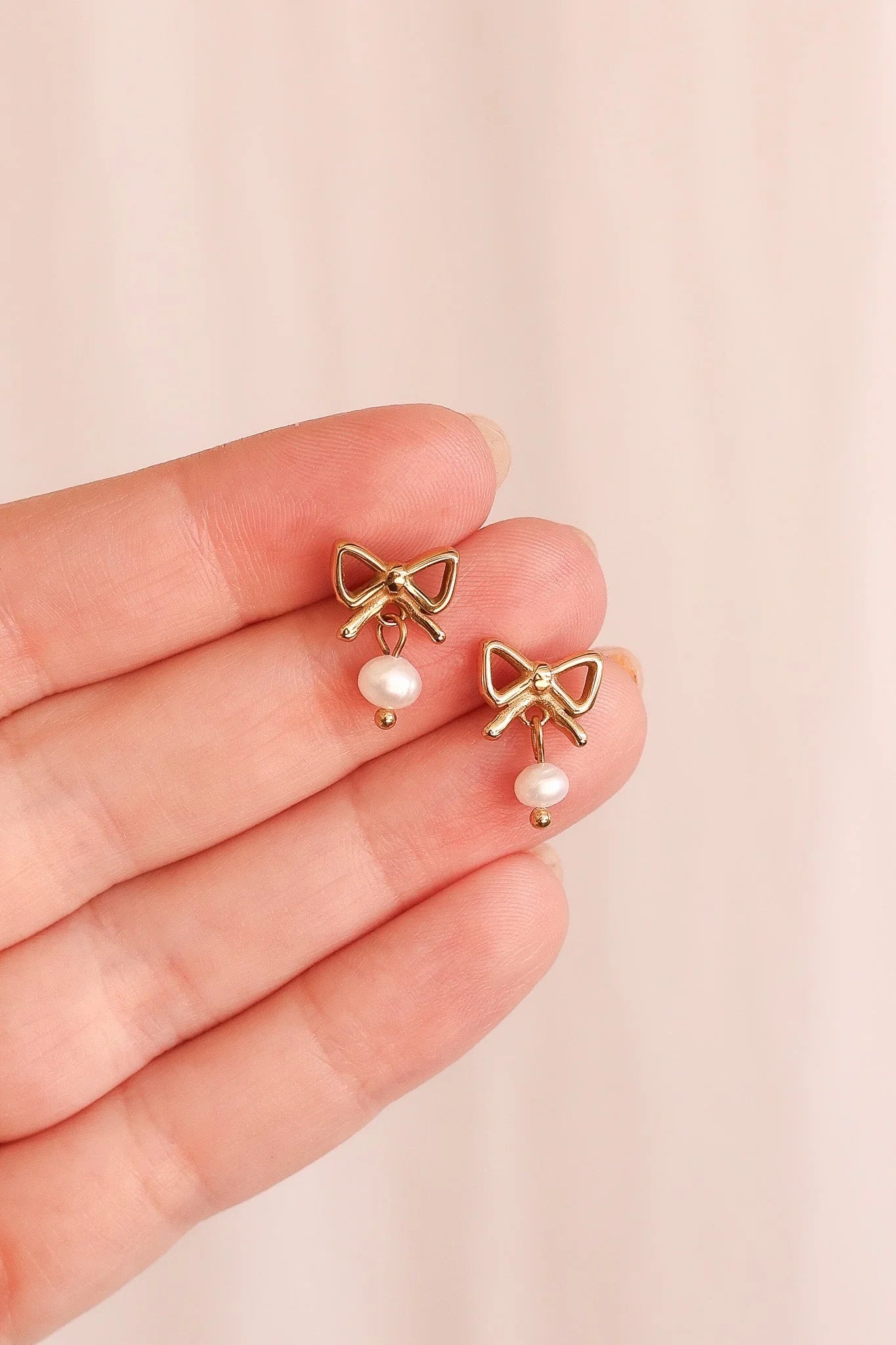 Jane Bow Pearl Drop Earring