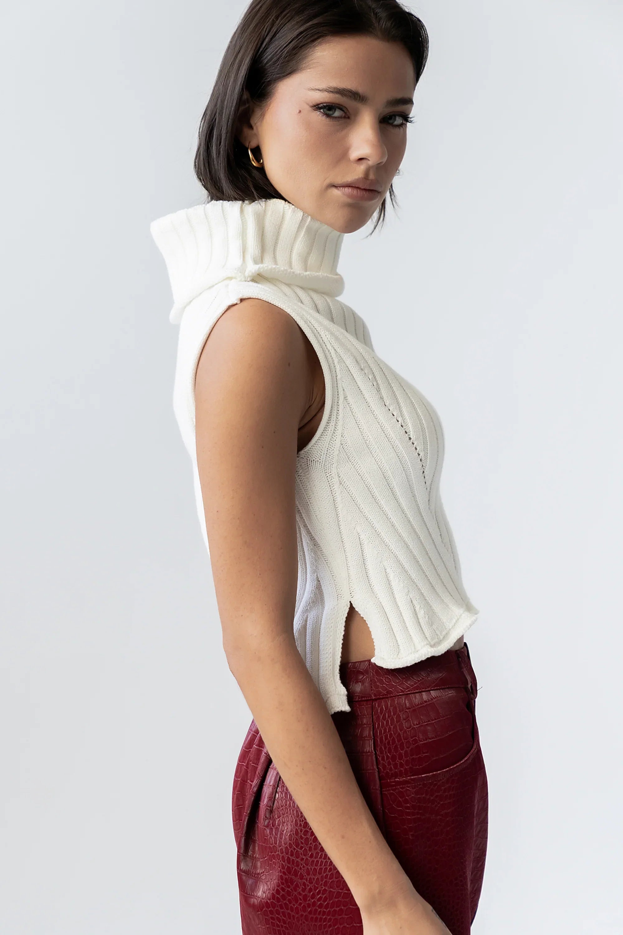 Timothy Sleeveless Sweater in Ivory