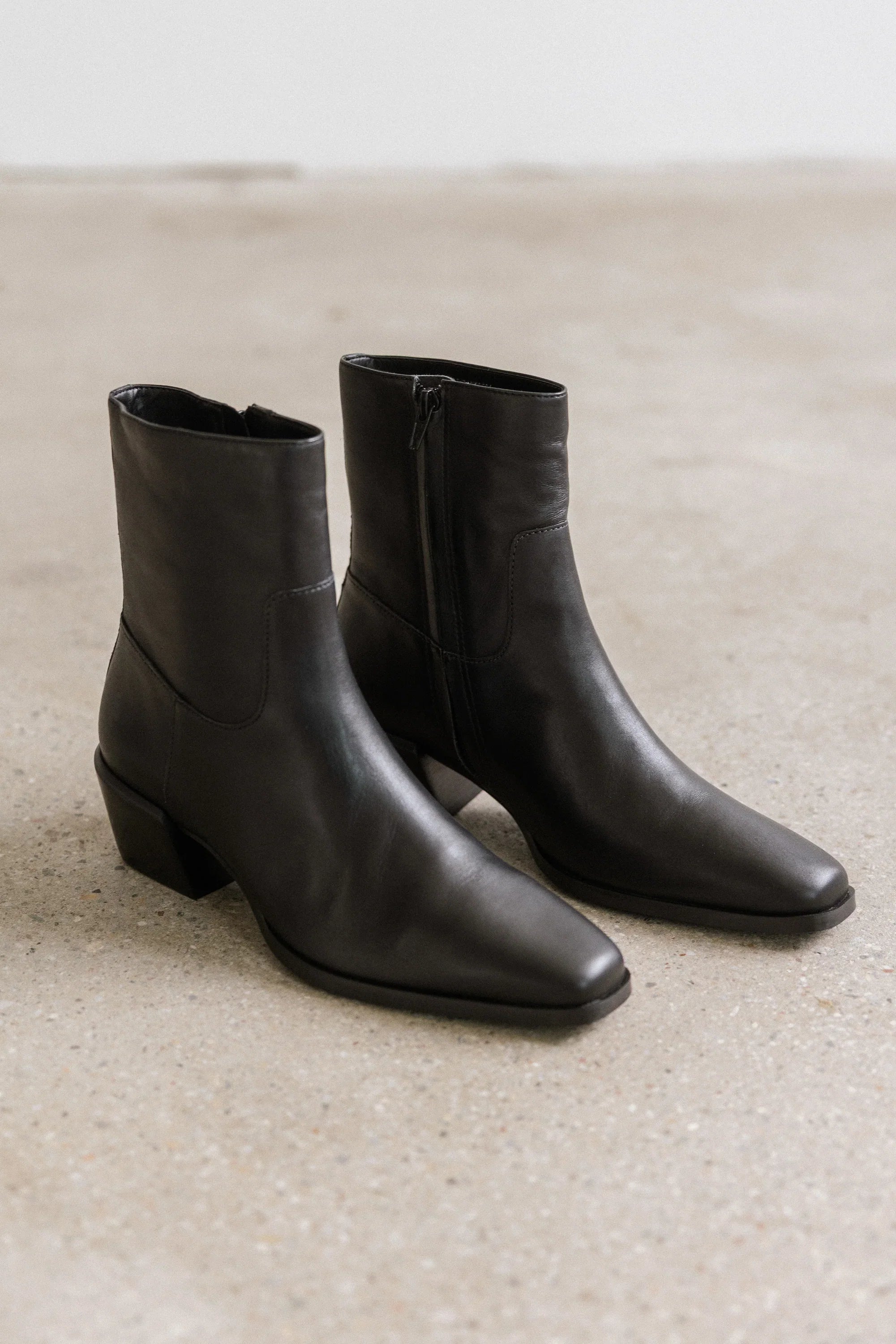 Steve Madden Daney Boots in Black Leather FINAL SALE