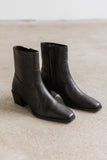 Steve Madden Daney Boots in Black Leather FINAL SALE