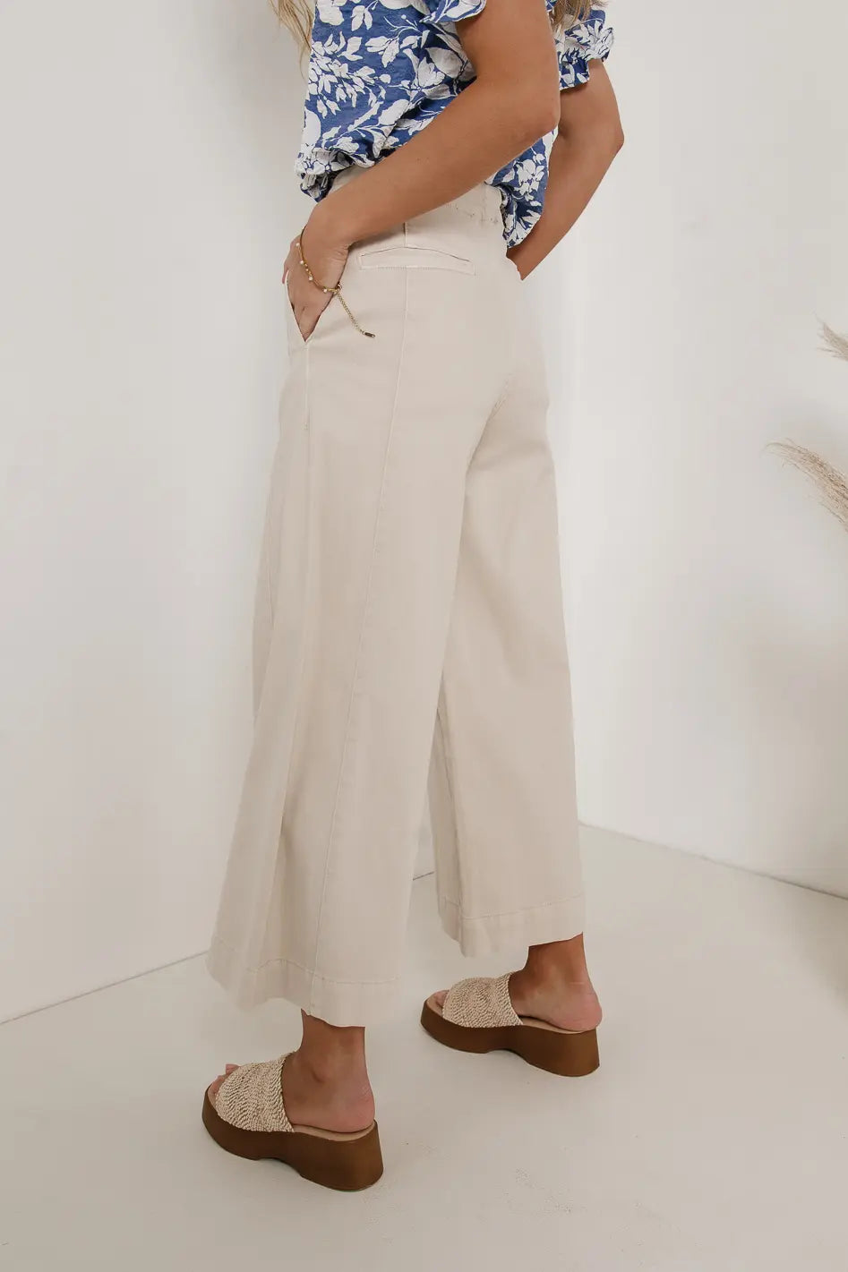 Rue Wide Leg Jeans in Beige FINAL SALE