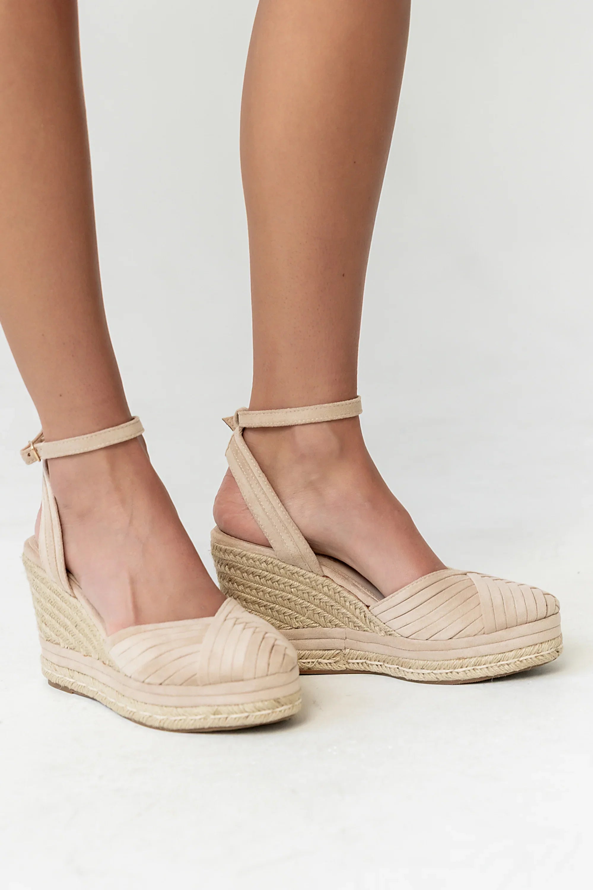 Becca Wedge Sandal in Natural