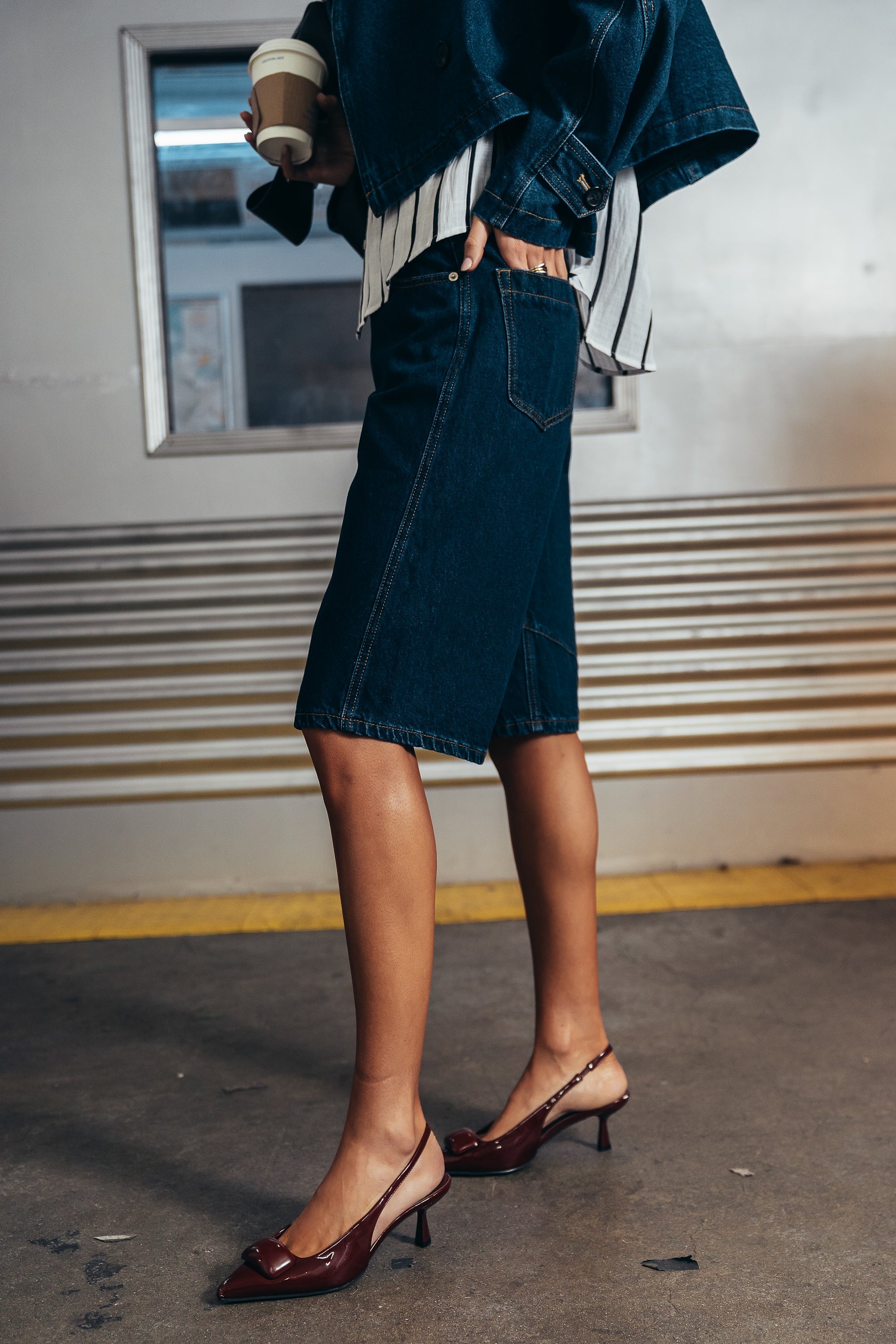 Alden Bermuda Shorts in Dark Wash