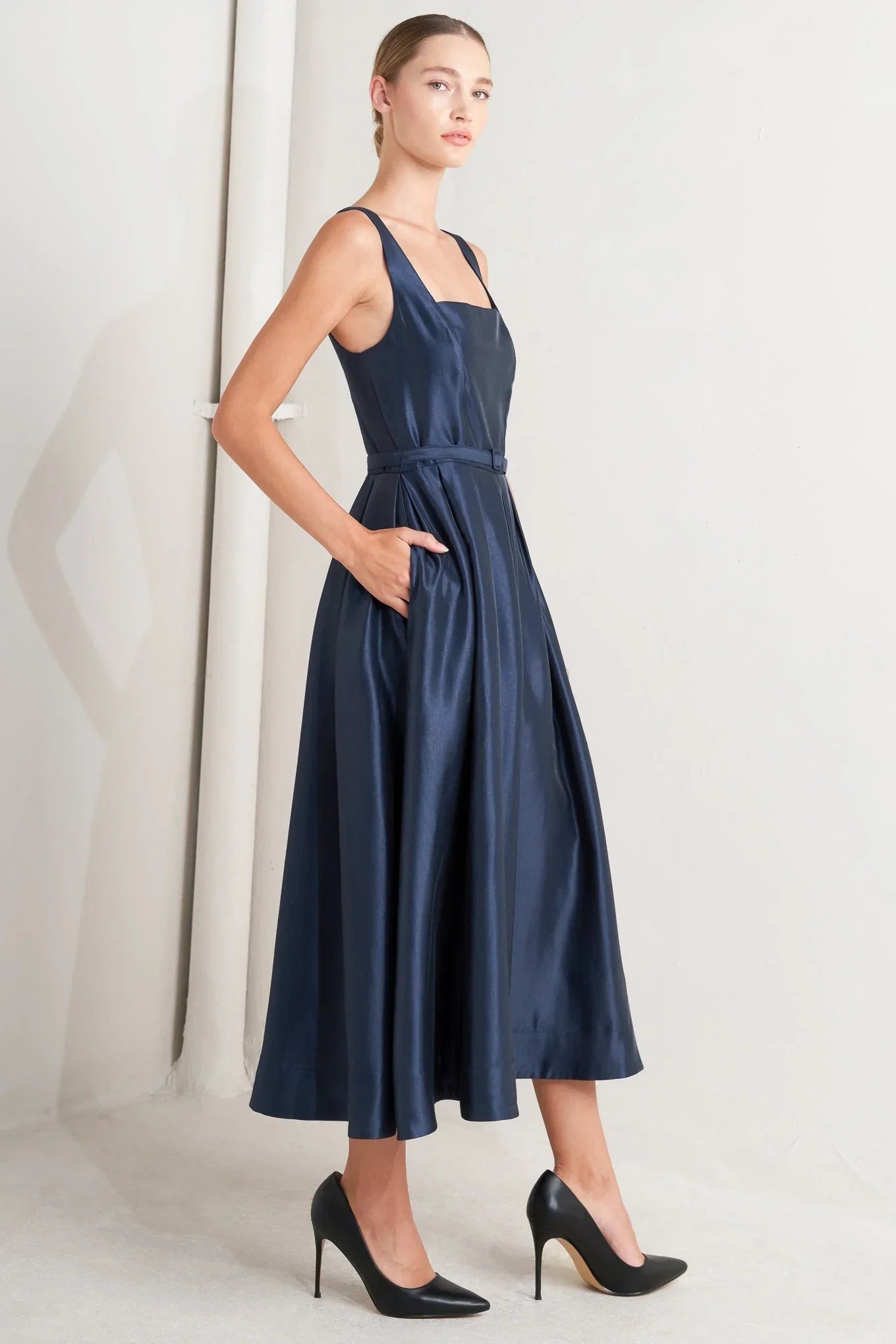FEMME SILHOUETTE NAVY MIDI DRESS FINAL SALE