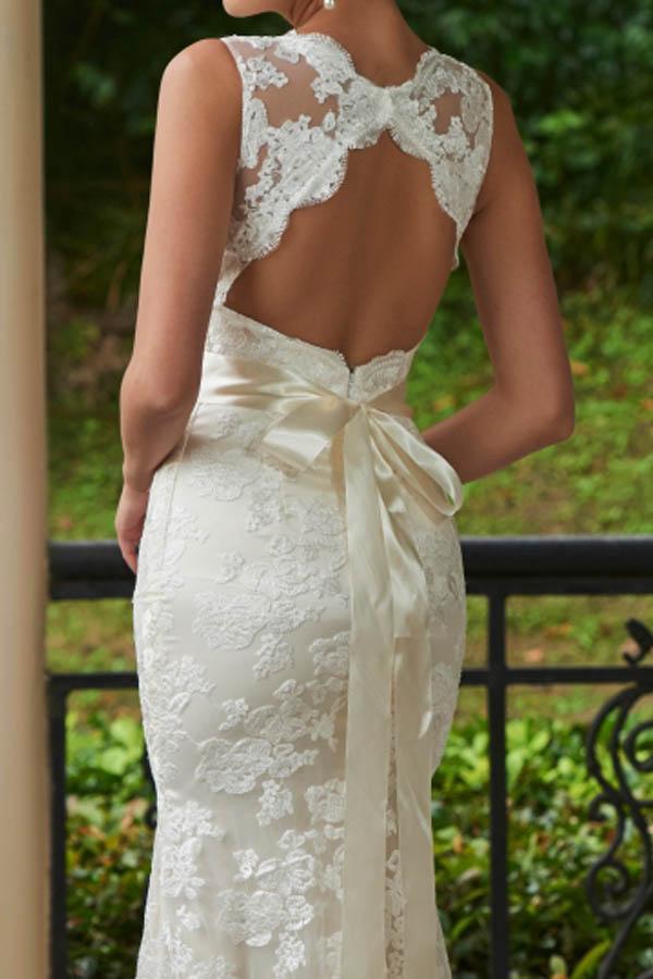 Classic Mermaid V Neck White Lace Backless Wedding Bridal Dress