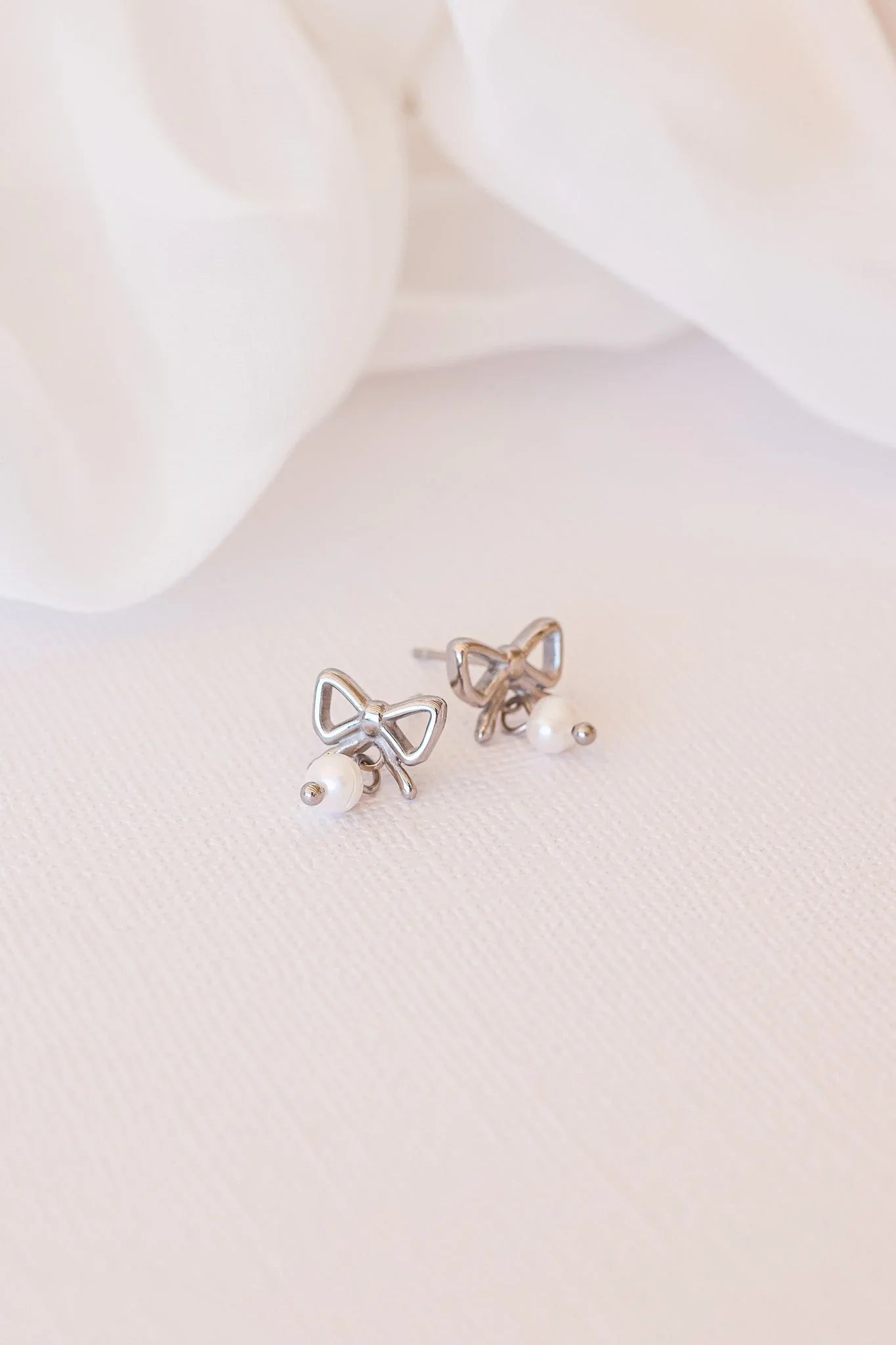 Jane Bow Pearl Drop Earring