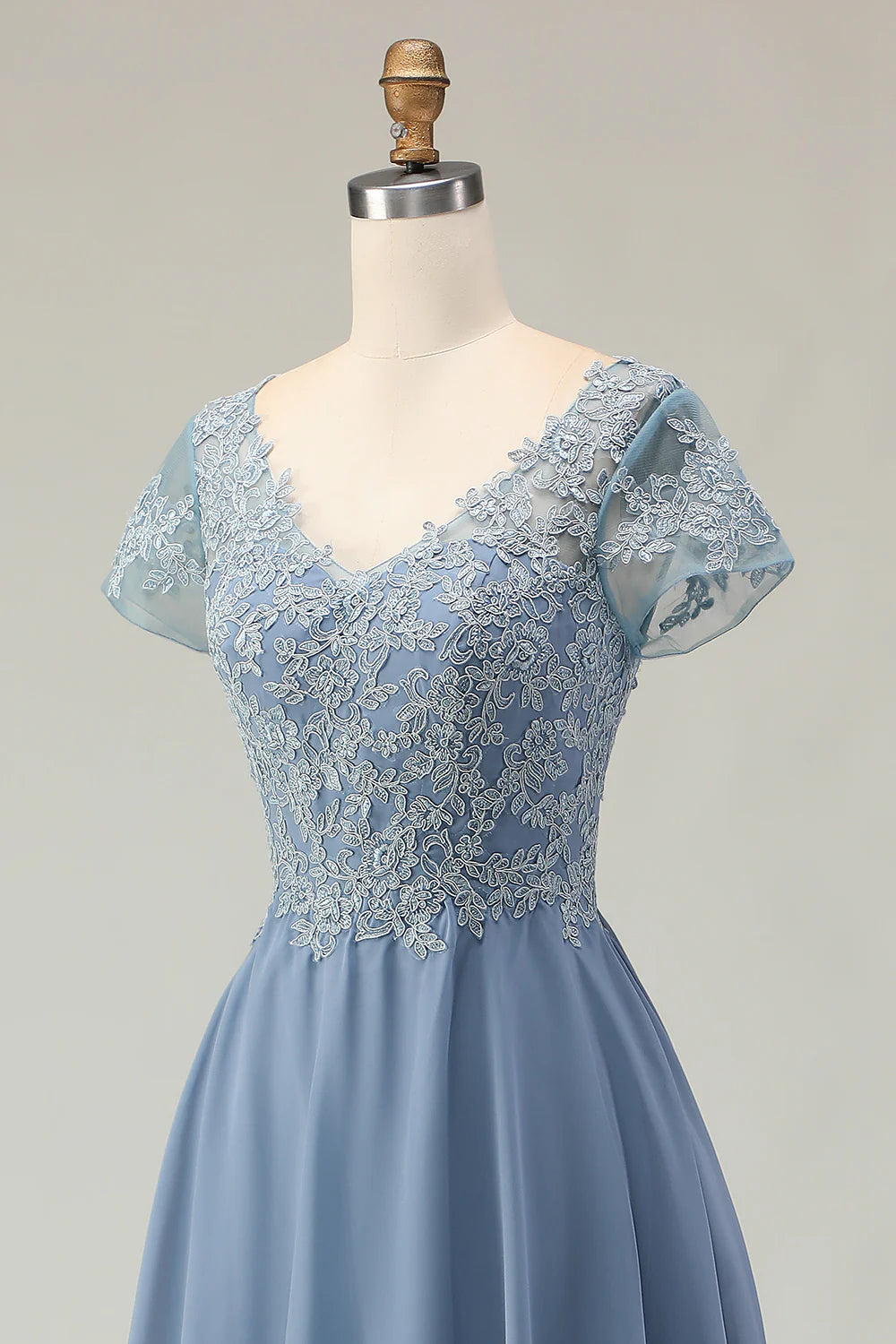 Dusty Blue A Line Appliqued V Neck Midi Mother of the Bride Dress with Capelet