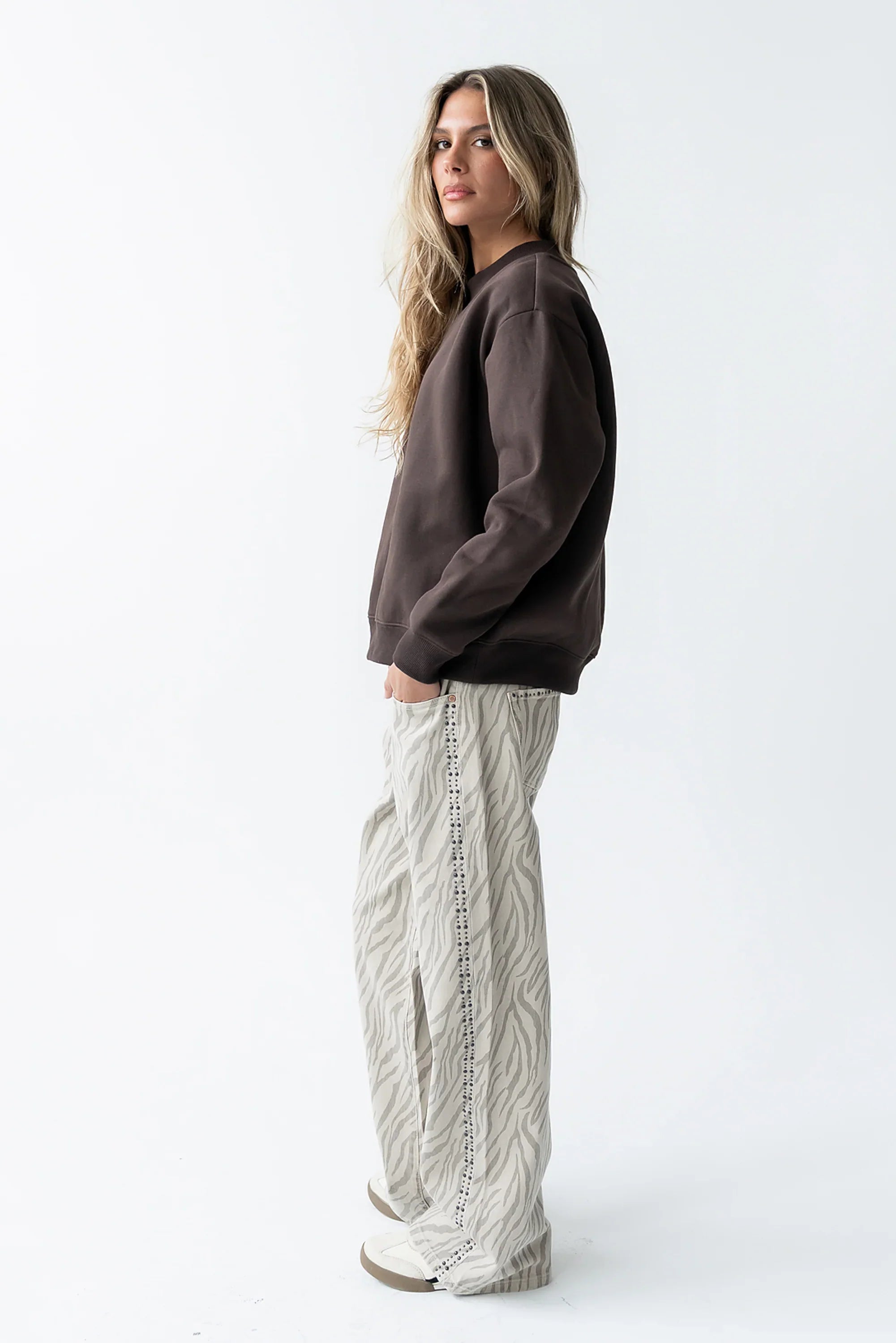Marie Oversized Sweatshirt in Brown