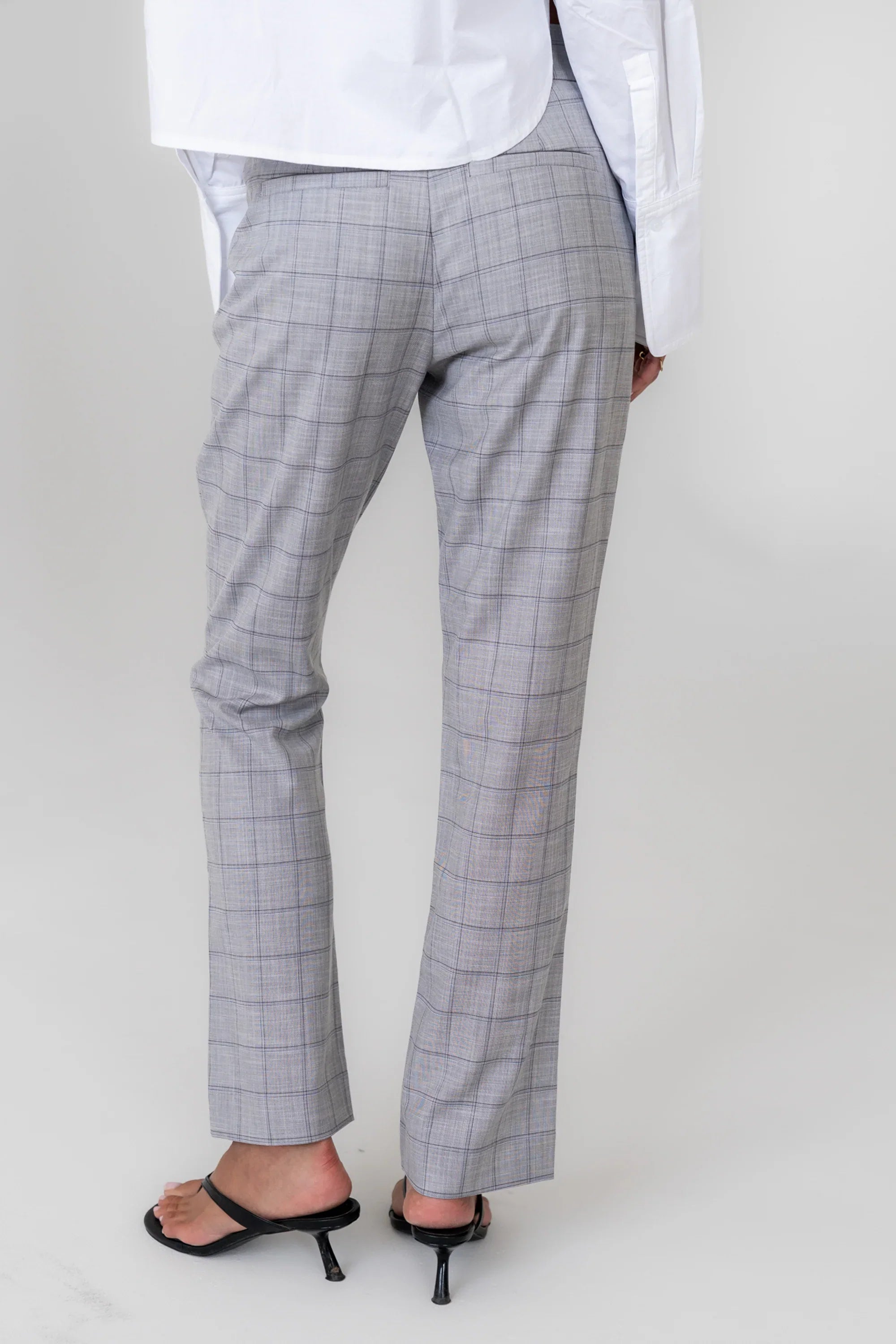 Willow Slim Straight Trouser in Grey