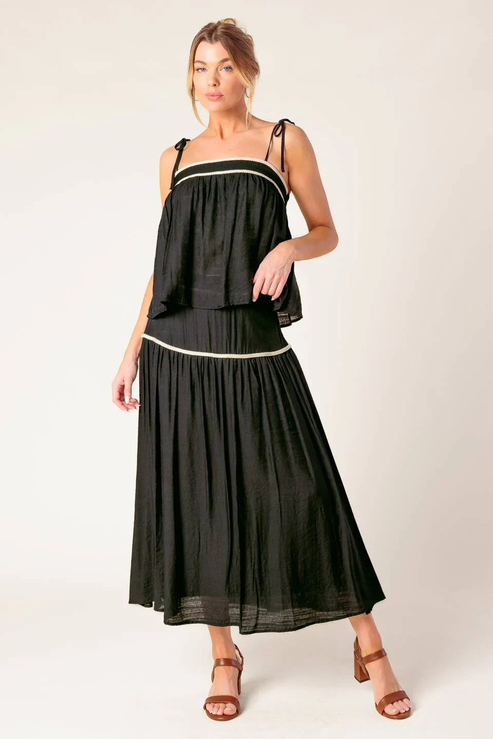 DIVIDE AND CONTOUR TOP SKIRT SET BLACK