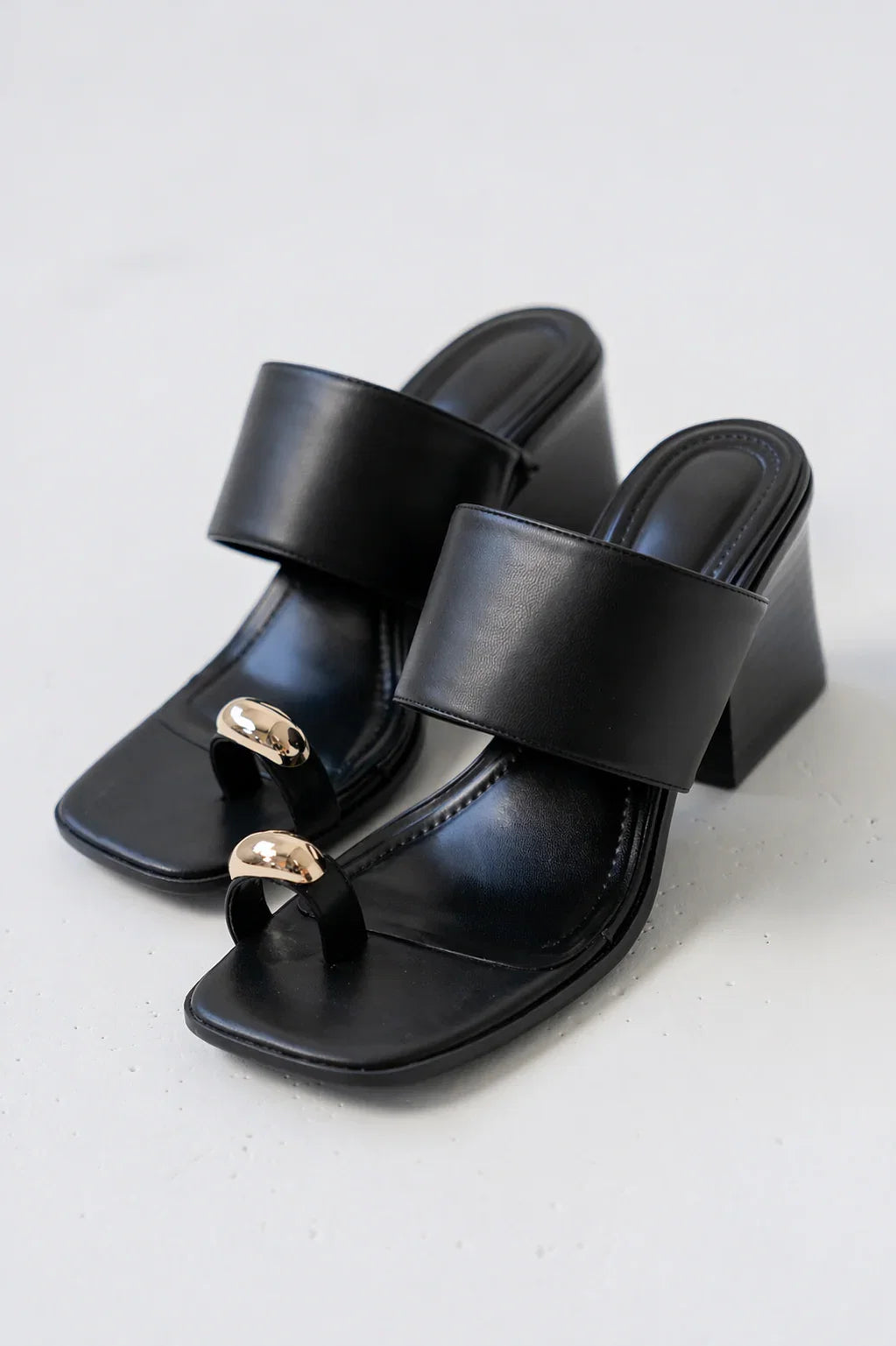 Fawn Block Heel in Black