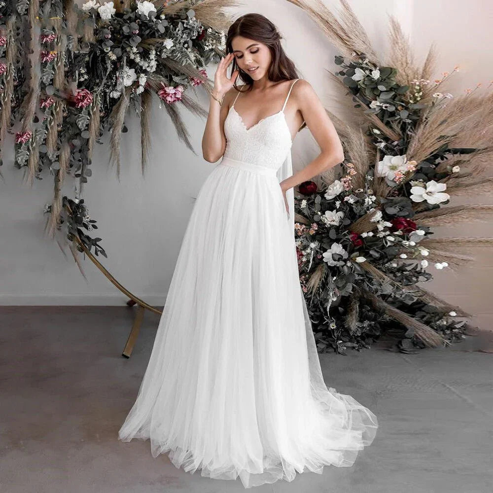 A Line Tulle Spaghetti Straps Wedding Dresses With Lace Appliques